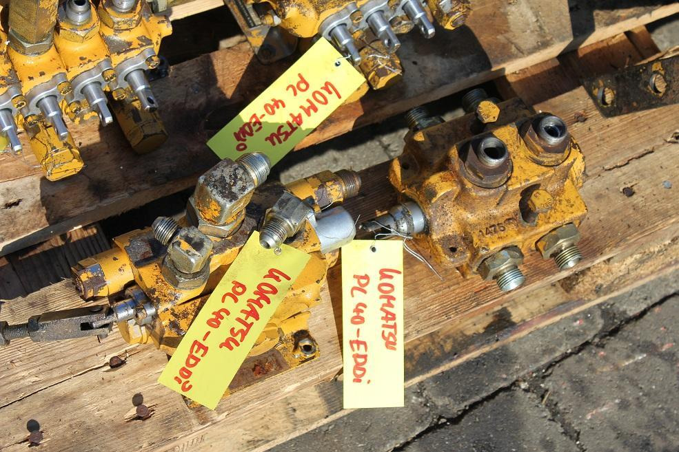 Komatsu PC 40 - Valve hydraulique pour Engins de chantier: photos 4 Komatsu PC 40 - Valve hydraulique pour Engins de chantier: photos 4