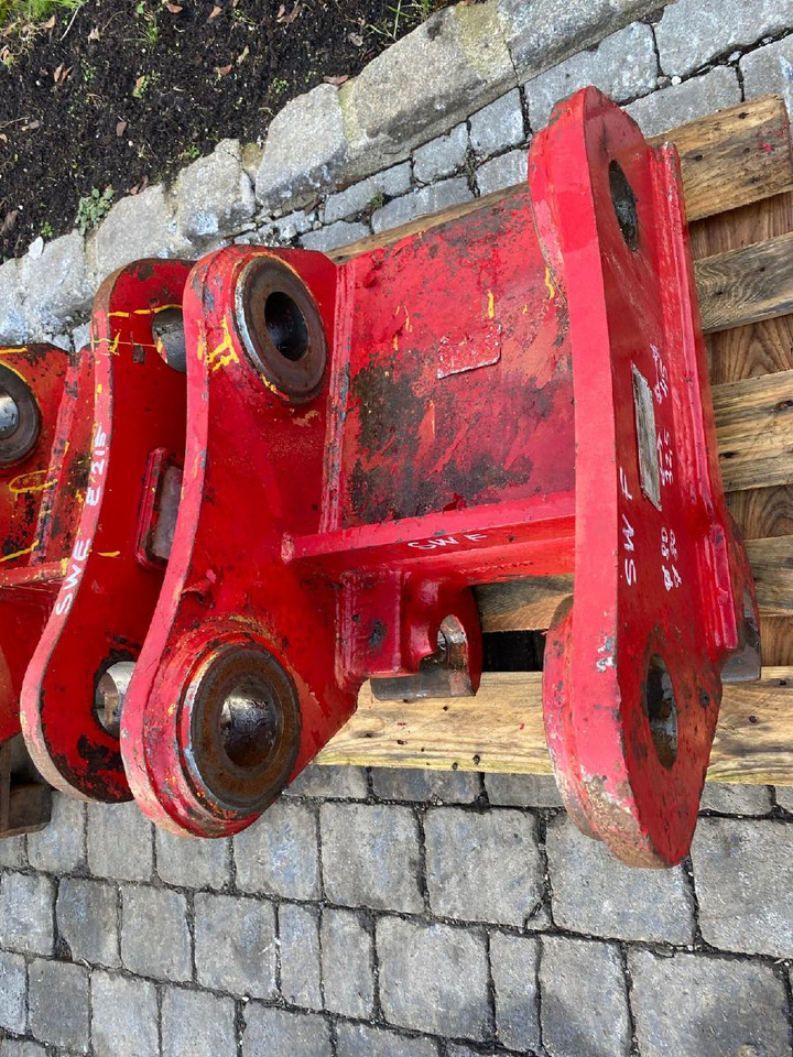 Lehnhoff SW F NEW Holland E 215 - Attache rapide: photos 4 Lehnhoff SW F NEW Holland E 215 - Attache rapide: photos 4