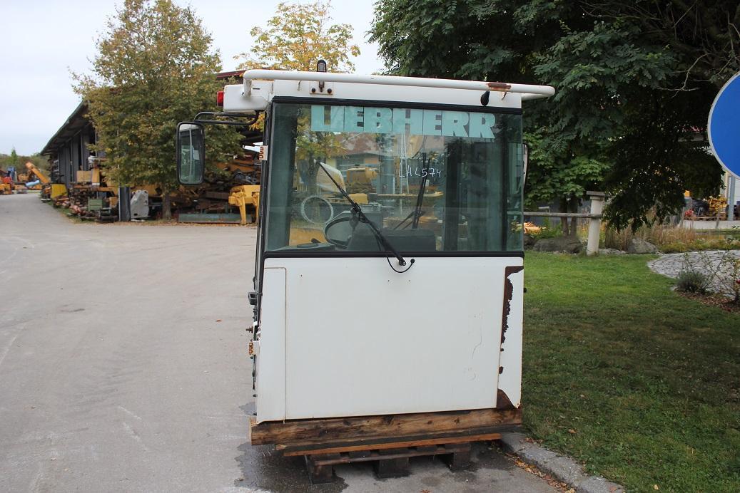 Liebherr L 574 - Cabine pour Chargeuse sur pneus: photos 2 Liebherr L 574 - Cabine pour Chargeuse sur pneus: photos 2