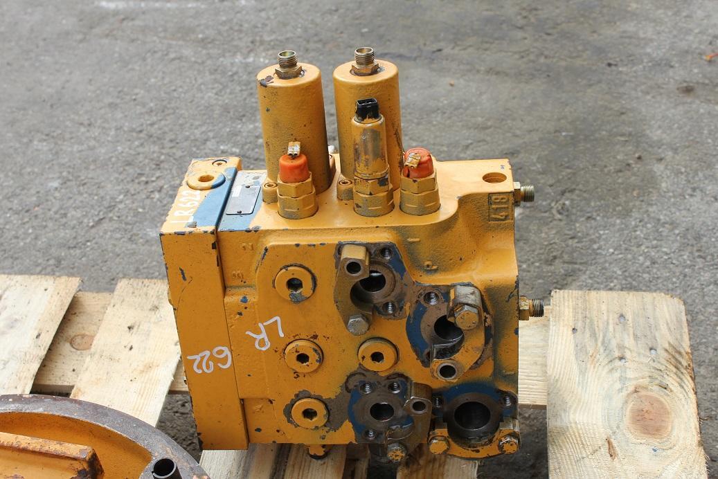Liebherr LR 622 - Valve hydraulique pour Engins de chantier: photos 1 Liebherr LR 622 - Valve hydraulique pour Engins de chantier: photos 1