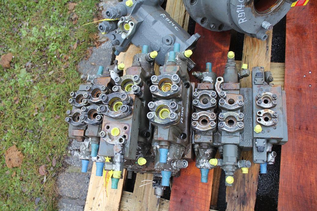 Liebherr R914 C - Valve hydraulique pour Engins de chantier: photos 5 Liebherr R914 C - Valve hydraulique pour Engins de chantier: photos 5