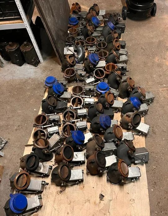 IVECO STRALIS E6 HAMULEC GÓRSKI ZAWÓR 5801860438 IVECO STRALIS EURO 6 5801860438 IVECO - Pièces de frein pour Camion: photos 1 IVECO STRALIS E6 HAMULEC GÓRSKI ZAWÓR 5801860438 IVECO STRALIS EURO 6 5801860438 IVECO - Pièces de frein pour Camion: photos 1