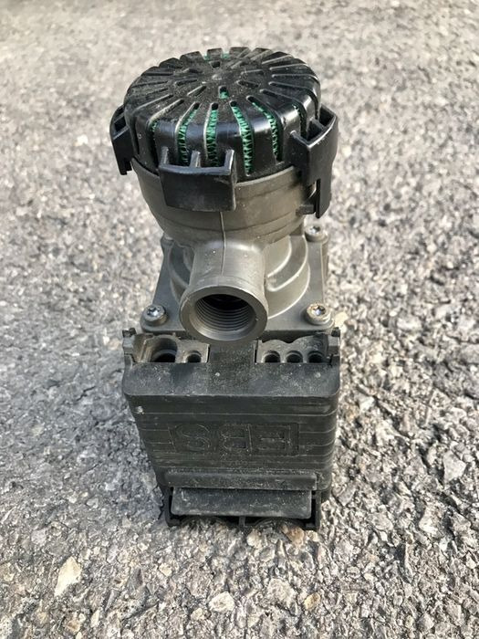 K029246, 2111497   Volvo FH - Valve de frein pour Camion: photos 3 K029246, 2111497   Volvo FH - Valve de frein pour Camion: photos 3