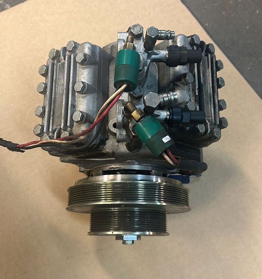 Sprężarka kompresor klimatyzacji Bock Eberspacher FKX40/470K 8862010000407 - Compresseur de climatisation pour Camion: photos 5 Sprężarka kompresor klimatyzacji Bock Eberspacher FKX40/470K 8862010000407 - Compresseur de climatisation pour Camion: photos 5