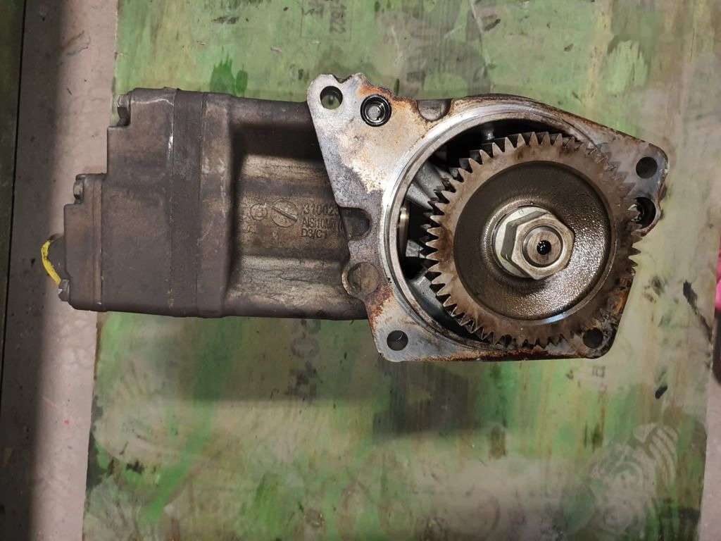 Voith LP490 A0021304215 Mercedes-Benz Actros MP4 - Compresseur pour Camion: photos 3 Voith LP490 A0021304215 Mercedes-Benz Actros MP4 - Compresseur pour Camion: photos 3