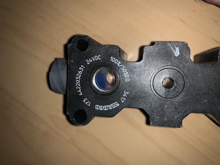 WABCO Cewka zawór osuszacza Volvo ECAS różne rodzaje Hurt części 4422032631 - Valve de frein pour Camion: photos 4 WABCO Cewka zawór osuszacza Volvo ECAS różne rodzaje Hurt części 4422032631 - Valve de frein pour Camion: photos 4