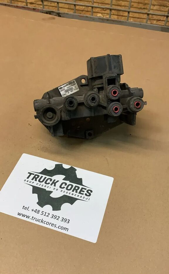 Zawór Luzujący Naczepy AE4370 / K025700N00 KNORR BREMSE - Valve de frein pour Camion: photos 1 Zawór Luzujący Naczepy AE4370 / K025700N00 KNORR BREMSE - Valve de frein pour Camion: photos 1