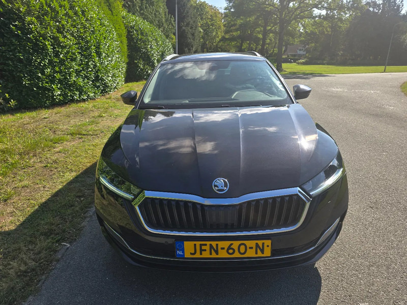 Škoda Octavia Combi 1.0 Benzine - Voiture: photos 2 Škoda Octavia Combi 1.0 Benzine - Voiture: photos 2