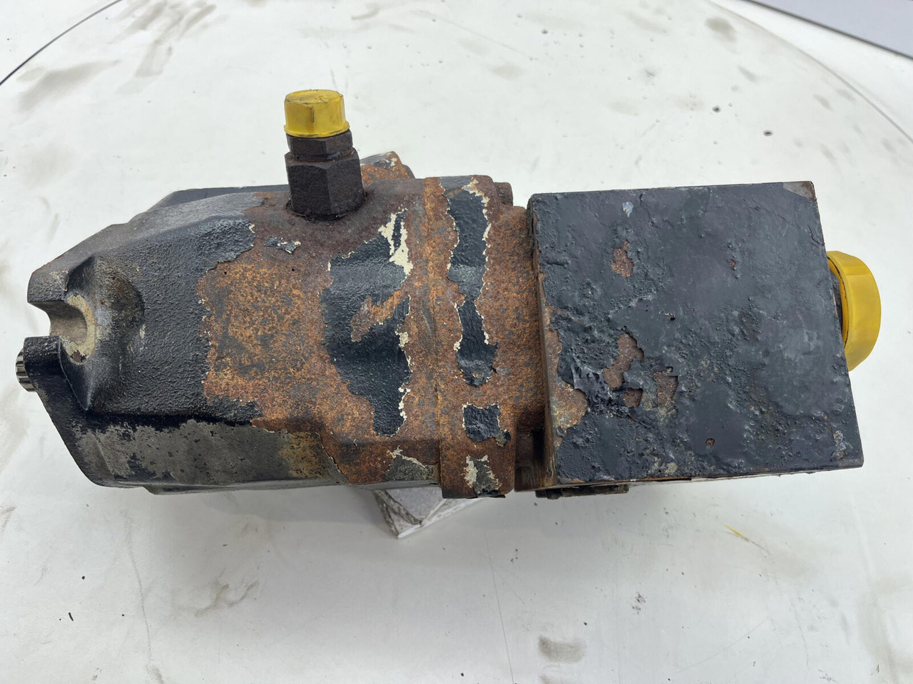 Demag AC 700 Emergency steering pump - Pompe de support pour Grue: photos 5 Demag AC 700 Emergency steering pump - Pompe de support pour Grue: photos 5