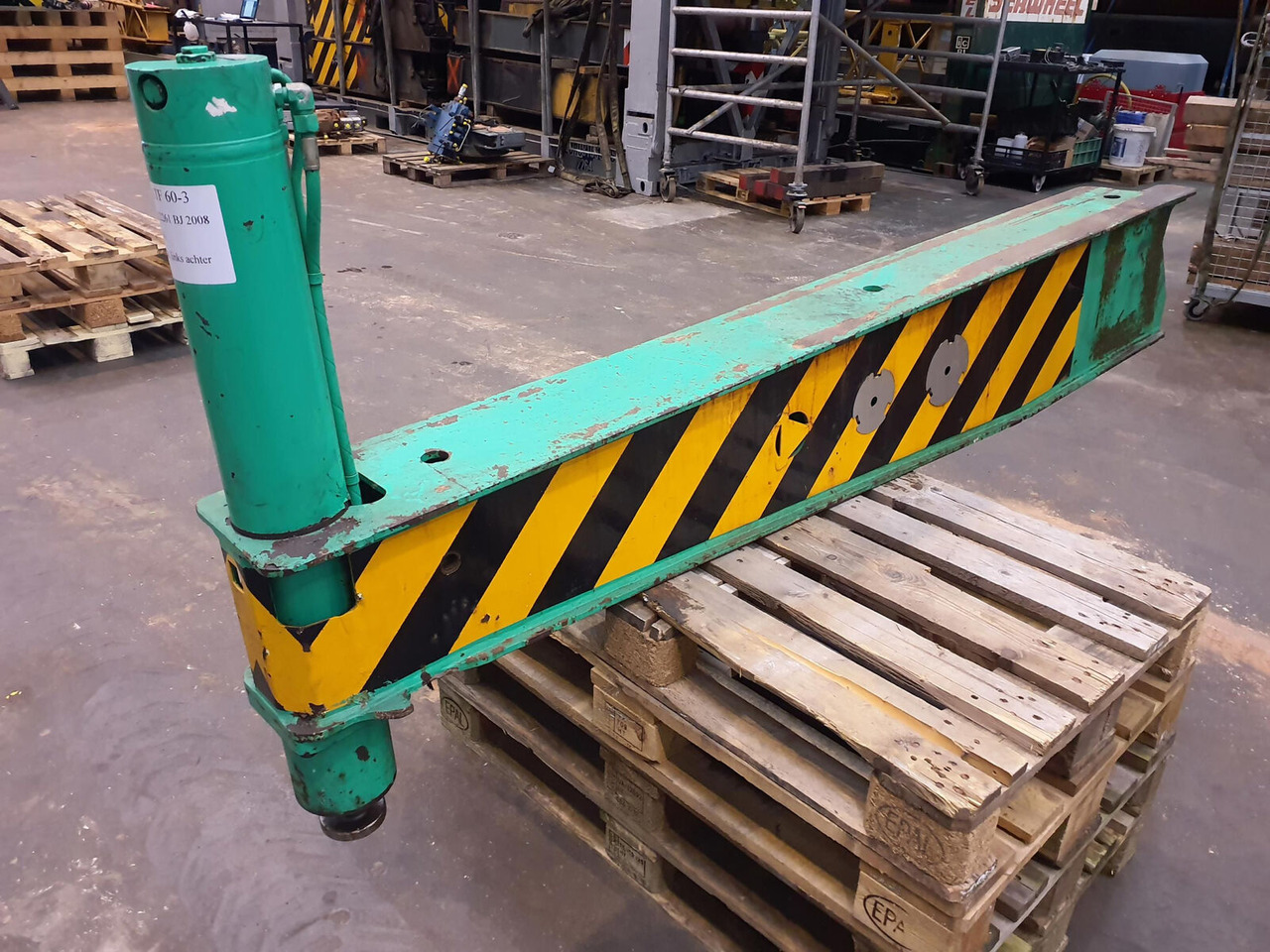 FAUN ATF 60-3 outrigger beam rear with support cylinder - Suspension pour Grue mobile: photos 2 FAUN ATF 60-3 outrigger beam rear with support cylinder - Suspension pour Grue mobile: photos 2