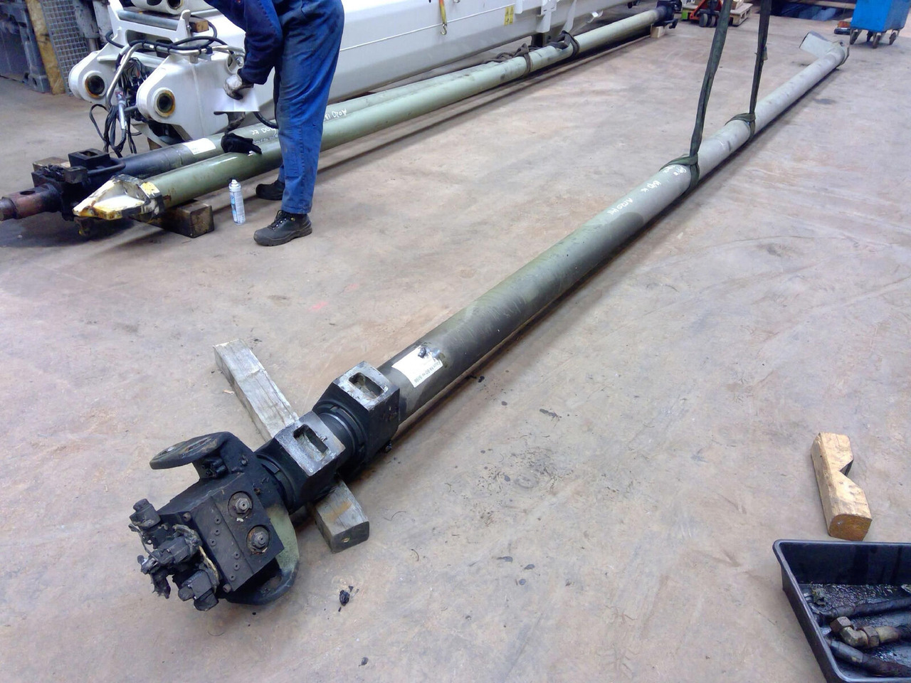 FAUN ATF 60-4 telescopic cylinder double - Vérin hydraulique pour Grue mobile: photos 2 FAUN ATF 60-4 telescopic cylinder double - Vérin hydraulique pour Grue mobile: photos 2
