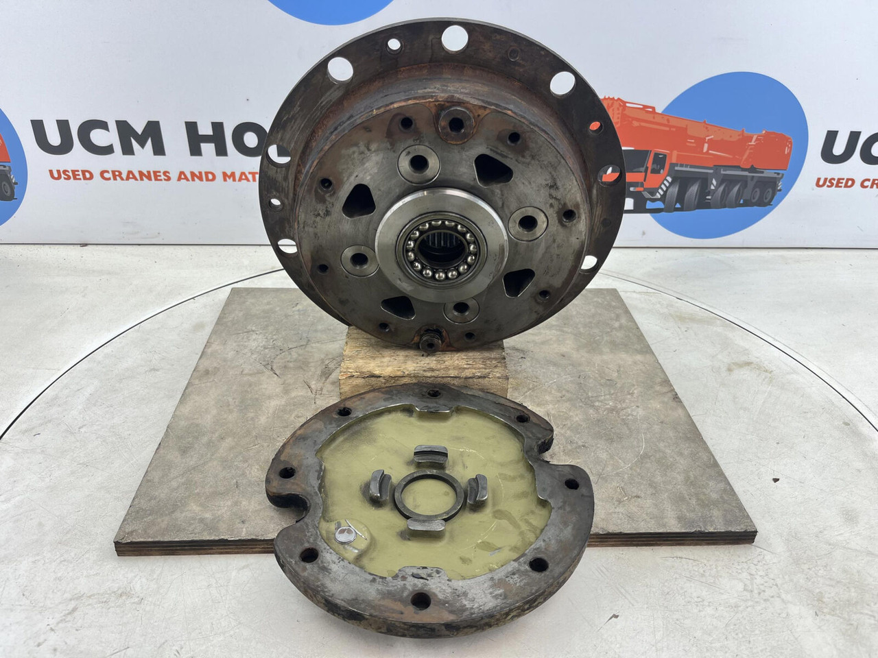 FAUN HK 40 planetary gear 27-18-65-24-4pl-H64-24 - Moteur de translation pour Grue mobile: photos 1 FAUN HK 40 planetary gear 27-18-65-24-4pl-H64-24 - Moteur de translation pour Grue mobile: photos 1