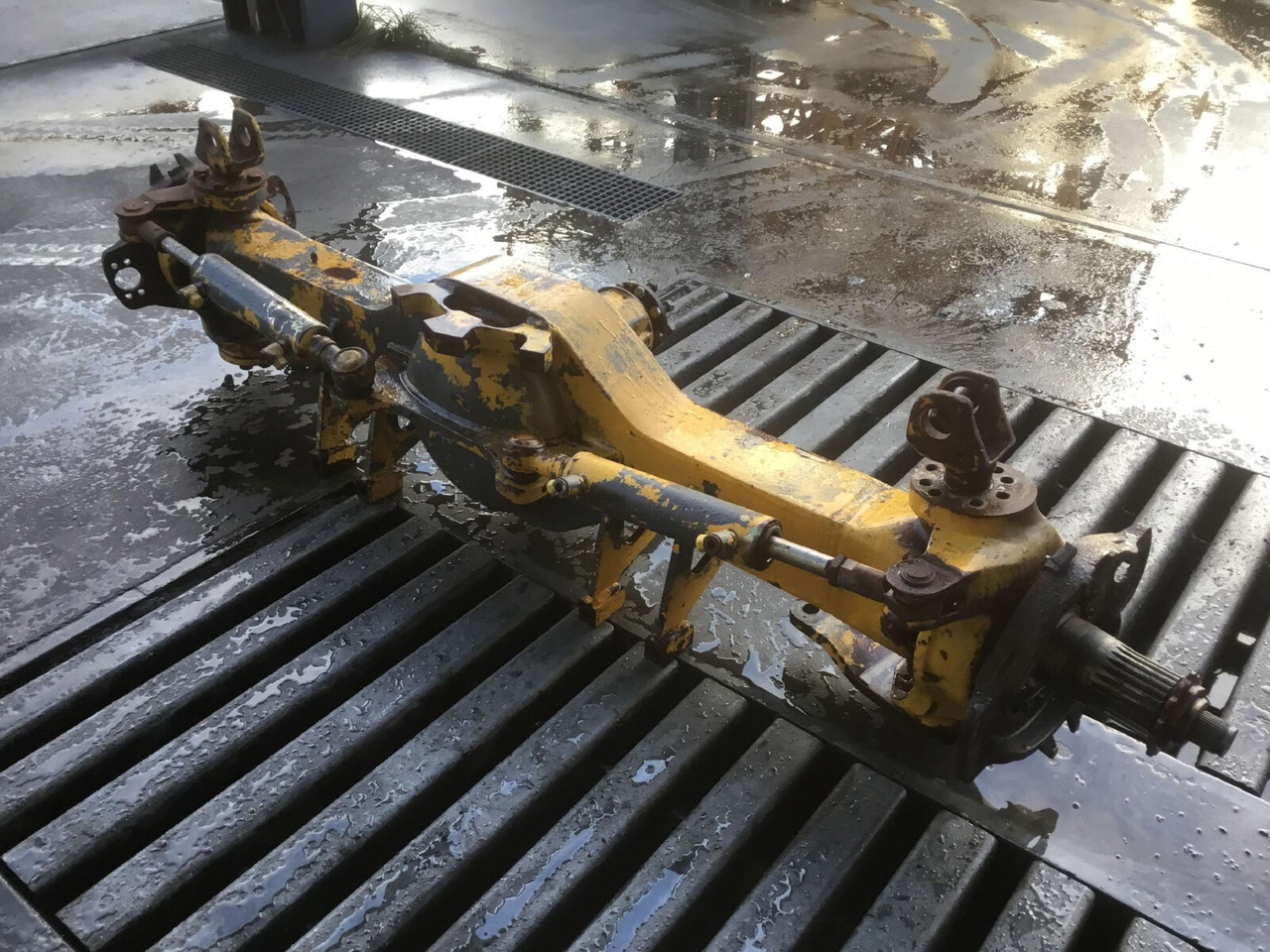 FAUN RTF 50-3 axle 1 - Essieu et pièces pour Grue mobile: photos 4 FAUN RTF 50-3 axle 1 - Essieu et pièces pour Grue mobile: photos 4