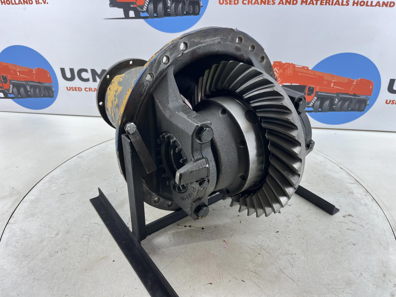 Grove AT 633 end differential 13x35 axle 2 - Différentiel: photos 1 Grove AT 633 end differential 13x35 axle 2 - Différentiel: photos 1