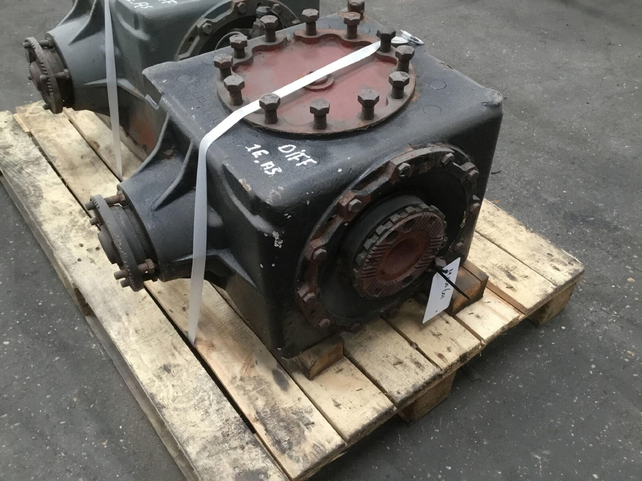 Grove GMK 2035 Diff box axle nr 1 - Différentiel pour Grue mobile: photos 1 Grove GMK 2035 Diff box axle nr 1 - Différentiel pour Grue mobile: photos 1