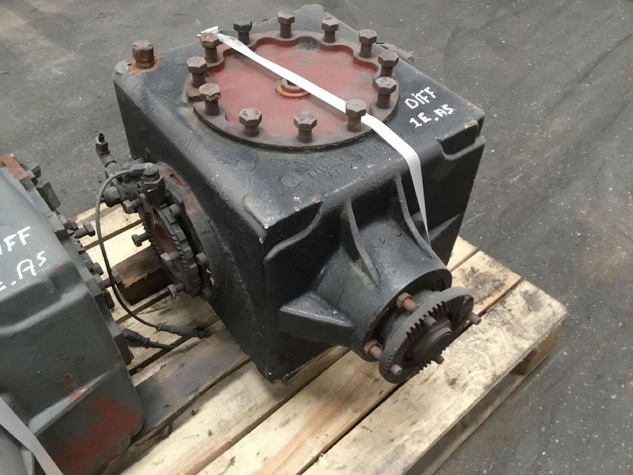 Grove GMK 2035 Diff box axle nr 1 - Différentiel pour Grue mobile: photos 2 Grove GMK 2035 Diff box axle nr 1 - Différentiel pour Grue mobile: photos 2