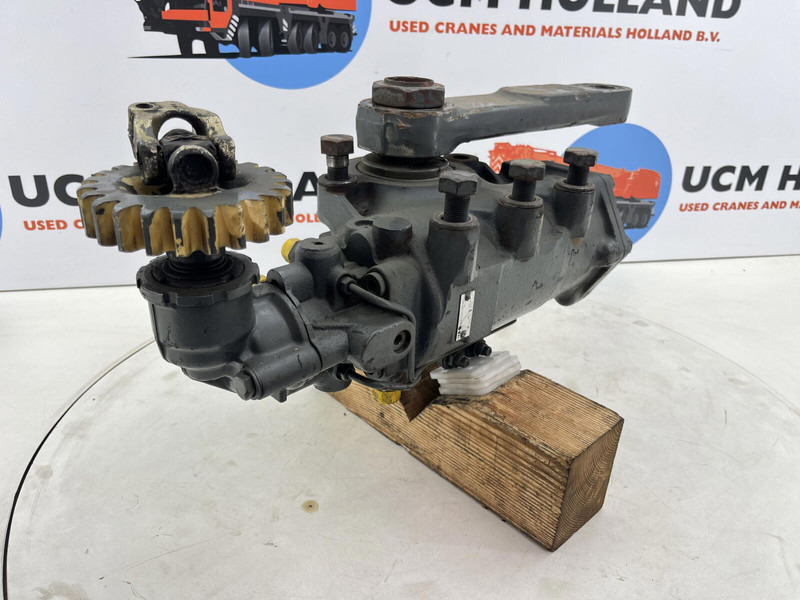 Grove GMK 2035 steering box - Colonne de direction: photos 2 Grove GMK 2035 steering box - Colonne de direction: photos 2