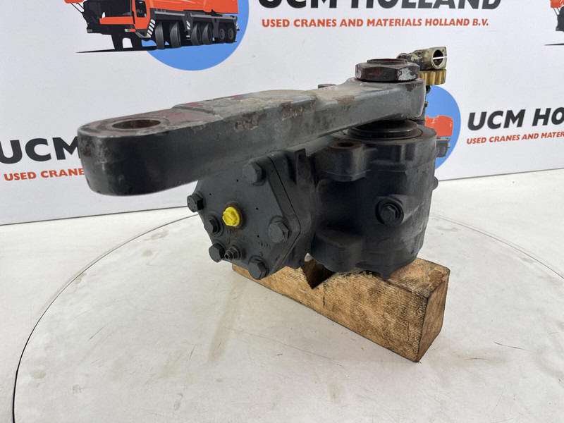 Grove GMK 2035 steering box - Colonne de direction: photos 4 Grove GMK 2035 steering box - Colonne de direction: photos 4