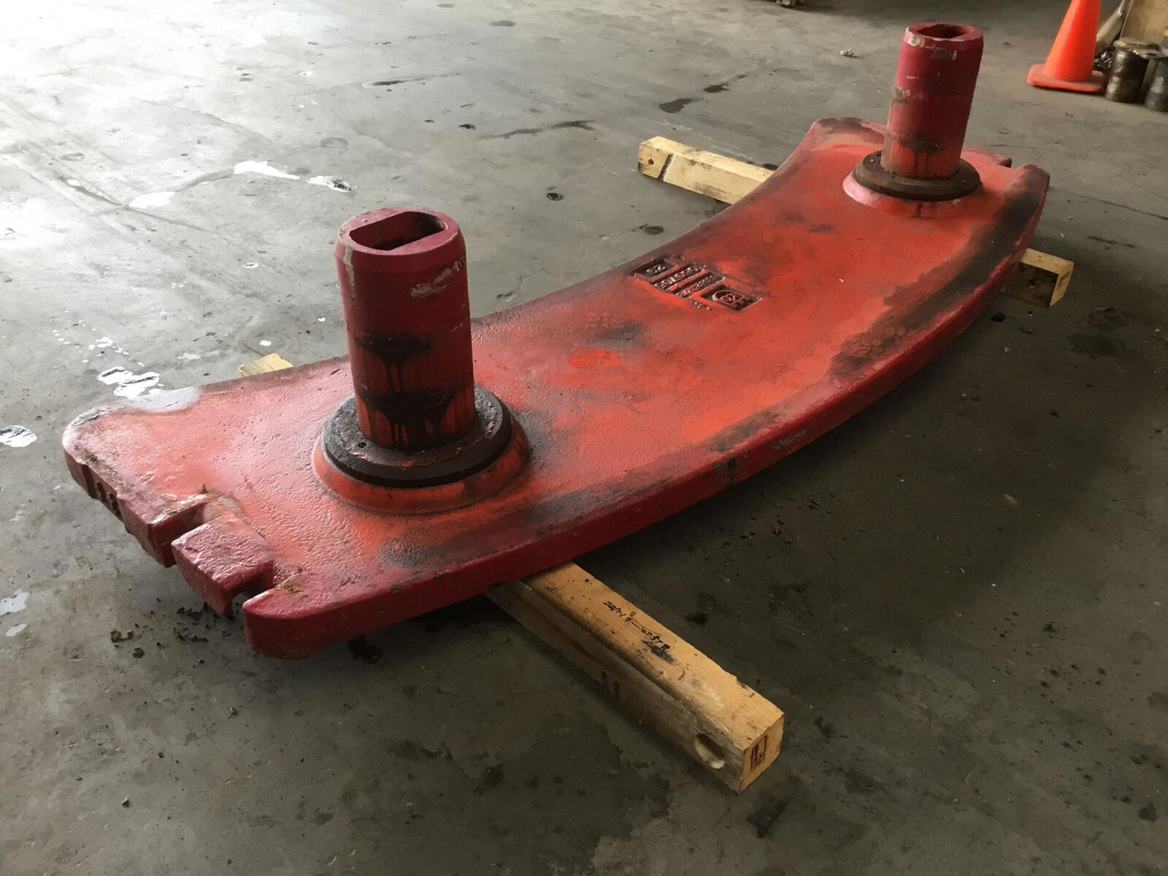 Grove GMK 3055 counterweight 1 ton - Contrepoids pour Grue mobile: photos 1 Grove GMK 3055 counterweight 1 ton - Contrepoids pour Grue mobile: photos 1