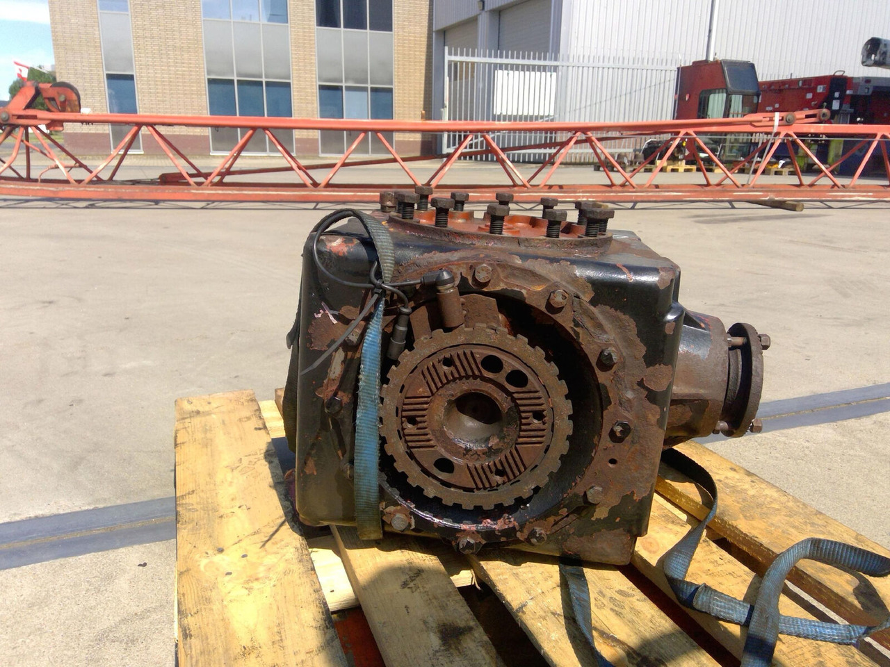Grove GMK 3055 diff box axle 1 - Différentiel pour Grue mobile: photos 4 Grove GMK 3055 diff box axle 1 - Différentiel pour Grue mobile: photos 4