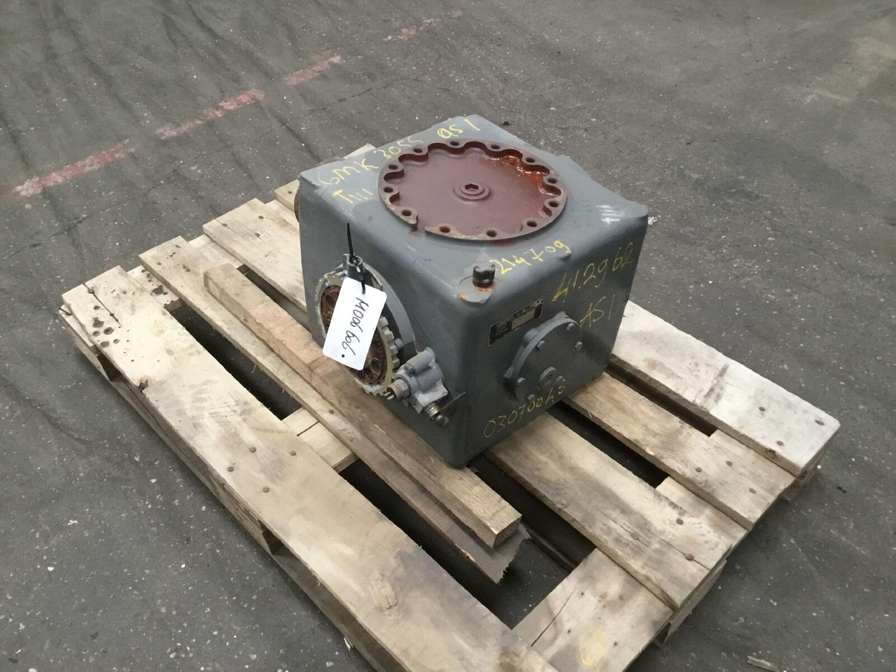 Grove GMK 3055 diff box axle nr 1 - Différentiel pour Grue mobile: photos 1 Grove GMK 3055 diff box axle nr 1 - Différentiel pour Grue mobile: photos 1