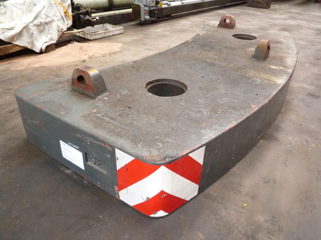 Grove GMK 4075 counterweight 5,0 ton - Contrepoids pour Grue mobile: photos 1 Grove GMK 4075 counterweight 5,0 ton - Contrepoids pour Grue mobile: photos 1