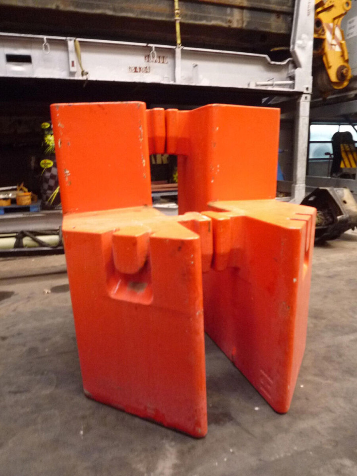 Grove GMK 6250/6300 counterweight 10 ton - Contrepoids pour Grue mobile: photos 1 Grove GMK 6250/6300 counterweight 10 ton - Contrepoids pour Grue mobile: photos 1