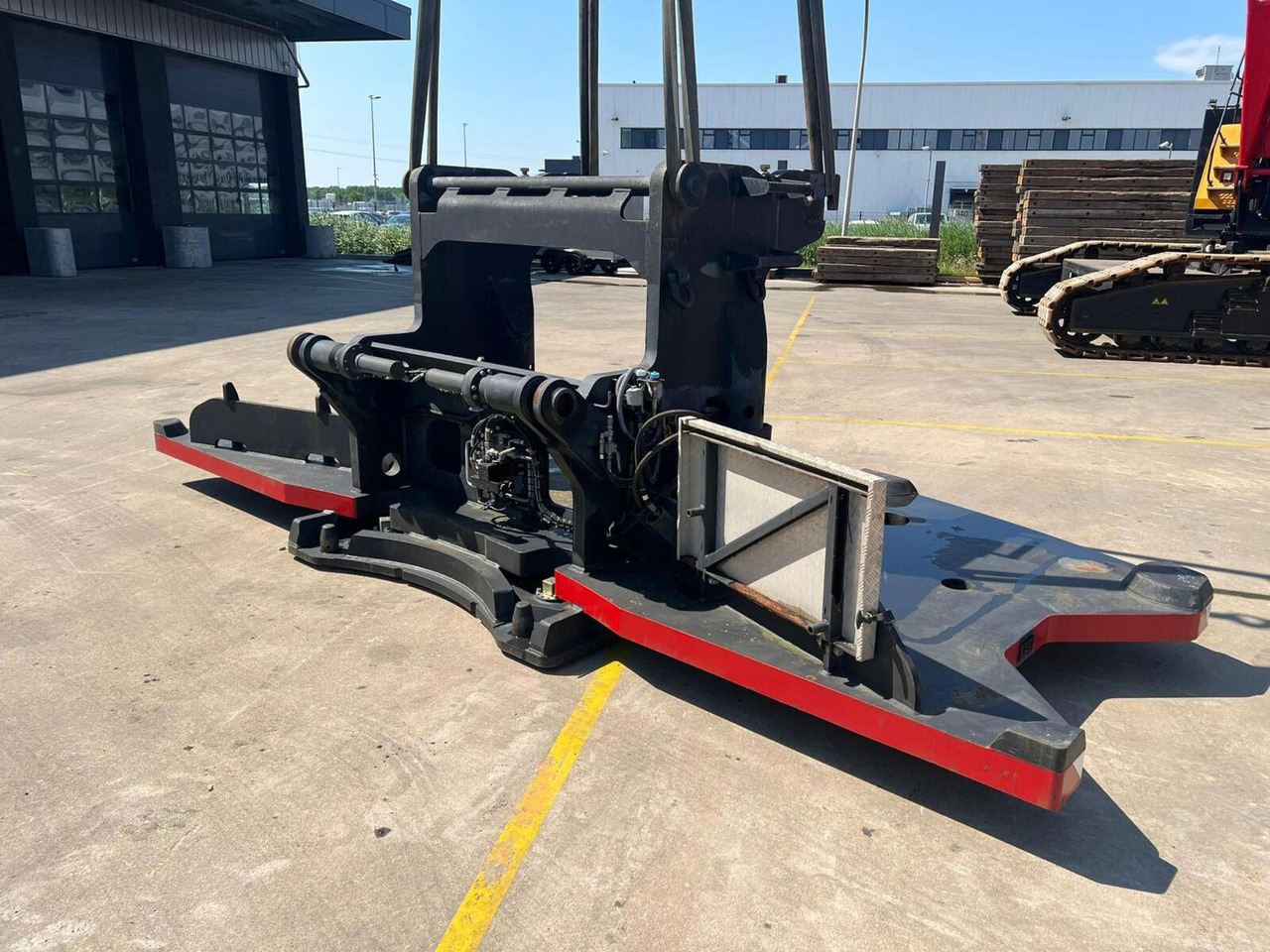 Grove GMK 6400 base counterweight 15 ton - Contrepoids pour Grue mobile: photos 2 Grove GMK 6400 base counterweight 15 ton - Contrepoids pour Grue mobile: photos 2
