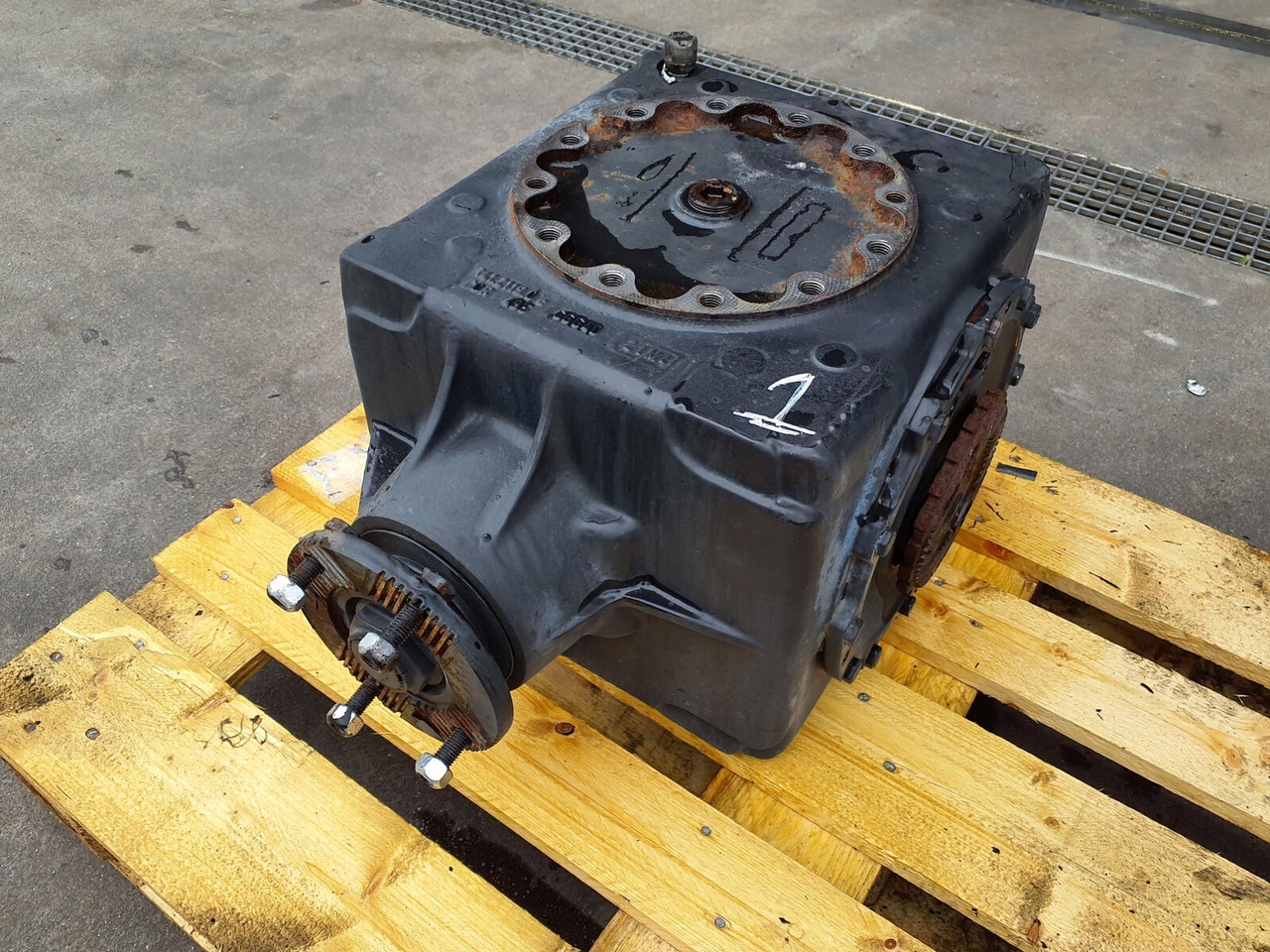 Grove GMK 6400 diff box axle 1 - Différentiel pour Grue mobile: photos 3 Grove GMK 6400 diff box axle 1 - Différentiel pour Grue mobile: photos 3
