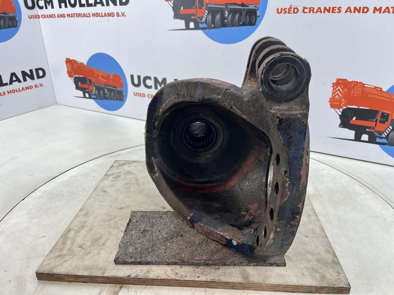 Grove GMK Steering knuckle 16 holes - Fusée d'essieu pour Grue mobile: photos 5 Grove GMK Steering knuckle 16 holes - Fusée d'essieu pour Grue mobile: photos 5