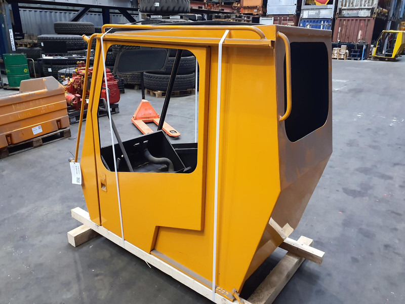 Krupp KMK 5100 upper cabin - Cabine et intérieur pour Grue: photos 4 Krupp KMK 5100 upper cabin - Cabine et intérieur pour Grue: photos 4