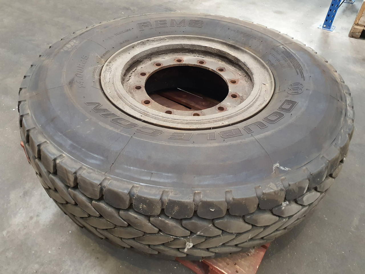Krupp Wheel 385/95R25 12 5.4 3p - Roue complète pour Grue: photos 2 Krupp Wheel 385/95R25 12 5.4 3p - Roue complète pour Grue: photos 2