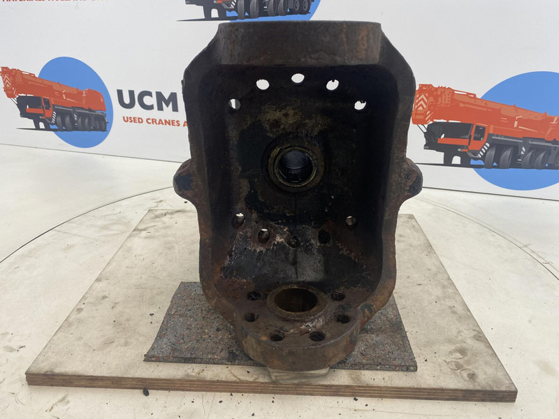 Liebherr LTM 1025 Steering knuckle 16 holes axle 1 - Fusée d'essieu pour Grue: photos 5 Liebherr LTM 1025 Steering knuckle 16 holes axle 1 - Fusée d'essieu pour Grue: photos 5