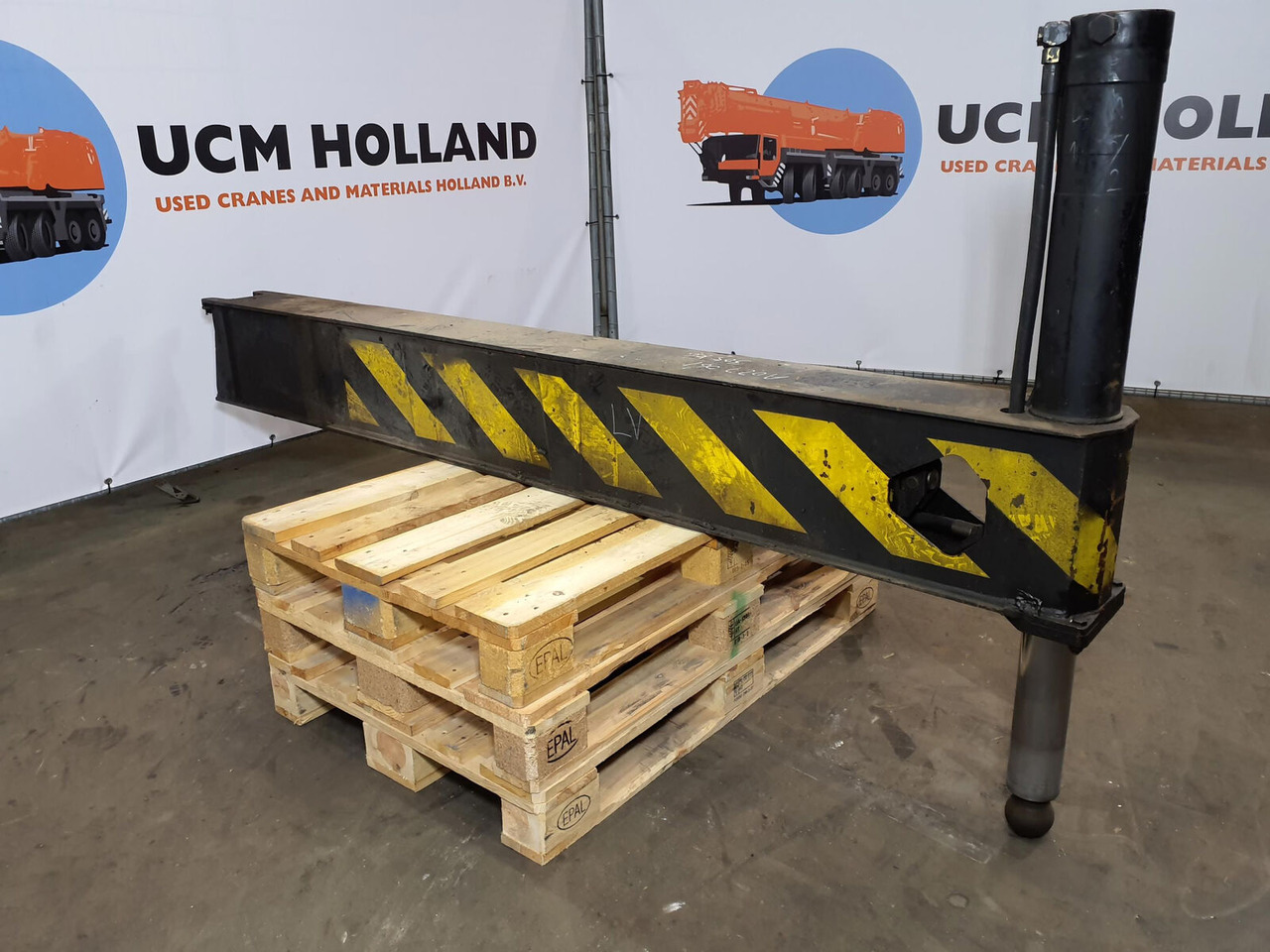 Liebherr LTM 1035/2 sliding beam complete - Suspension pour Grue mobile: photos 1 Liebherr LTM 1035/2 sliding beam complete - Suspension pour Grue mobile: photos 1