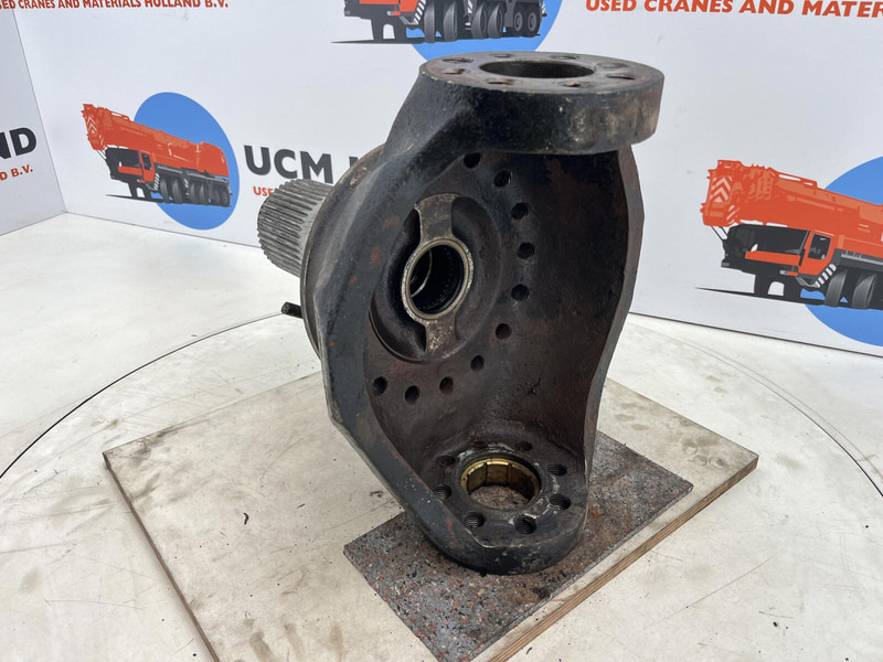 Liebherr LTM 1035 Steering knuckle 16 holes axle 1 - Fusée d'essieu pour Grue: photos 4 Liebherr LTM 1035 Steering knuckle 16 holes axle 1 - Fusée d'essieu pour Grue: photos 4