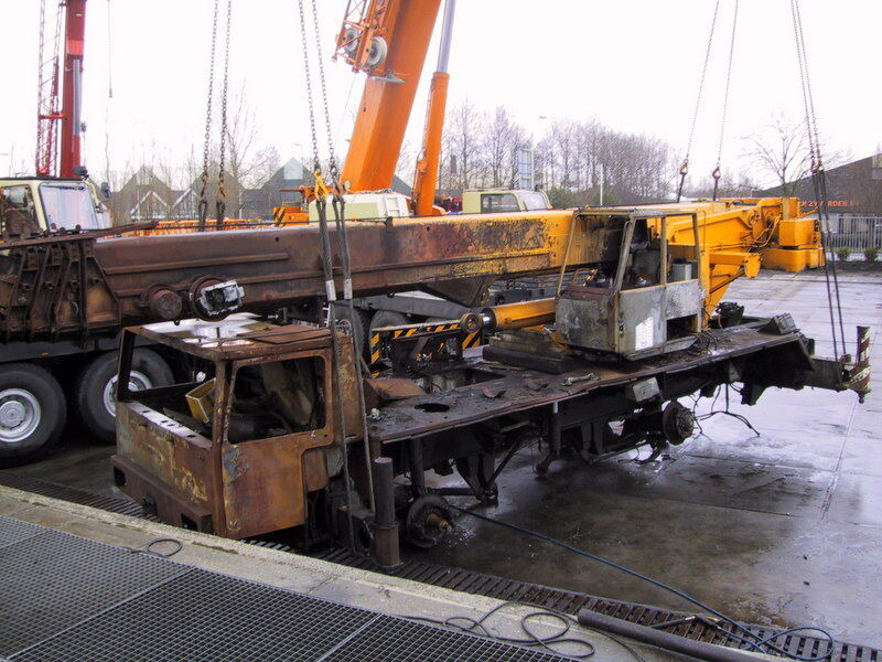 Liebherr LTM 1045-4 for parts - Grue tout-terrain: photos 1 Liebherr LTM 1045-4 for parts - Grue tout-terrain: photos 1