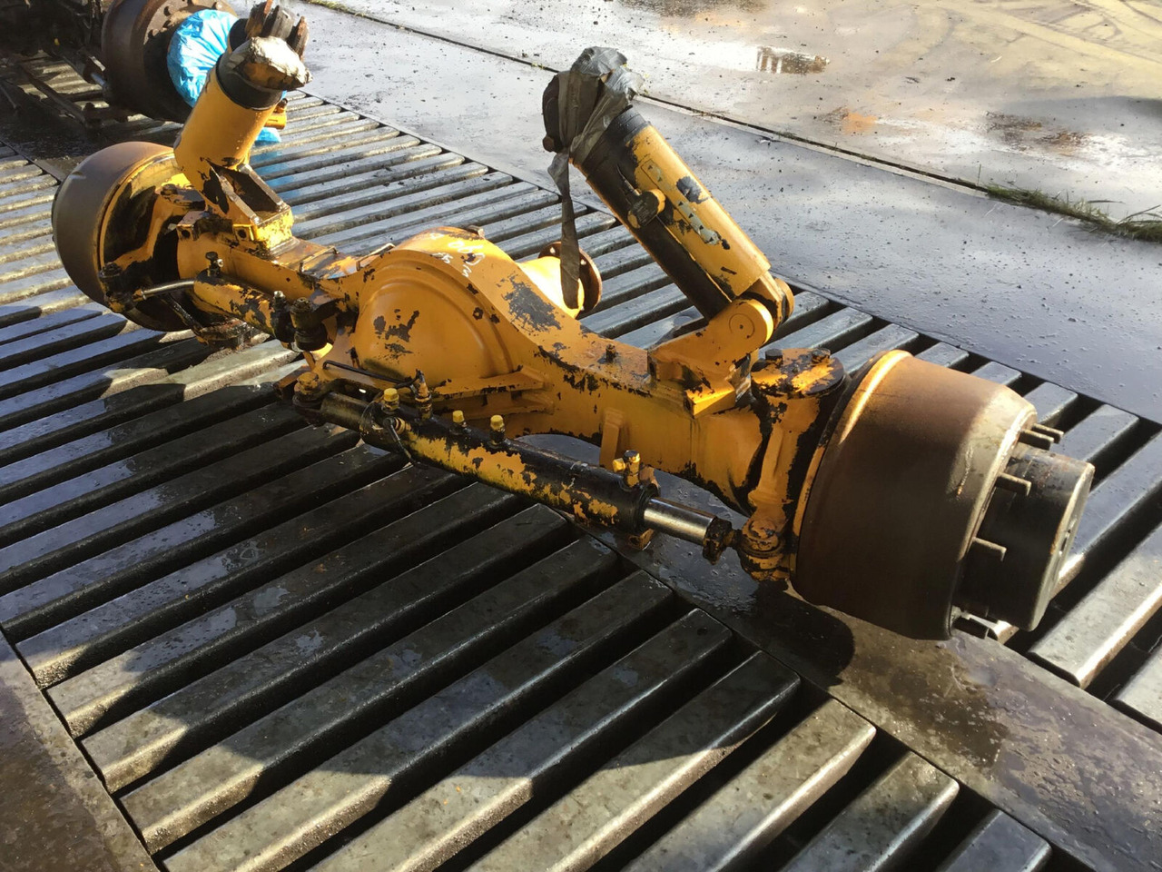 Liebherr LTM 1050-1 axle 3 - Essieu et pièces pour Grue mobile: photos 4 Liebherr LTM 1050-1 axle 3 - Essieu et pièces pour Grue mobile: photos 4