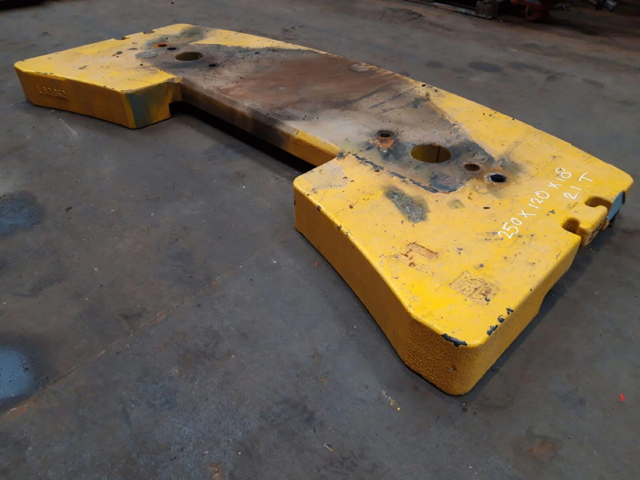 Liebherr LTM 1050-1 counterweight 2,1 ton - Contrepoids pour Grue mobile: photos 3 Liebherr LTM 1050-1 counterweight 2,1 ton - Contrepoids pour Grue mobile: photos 3