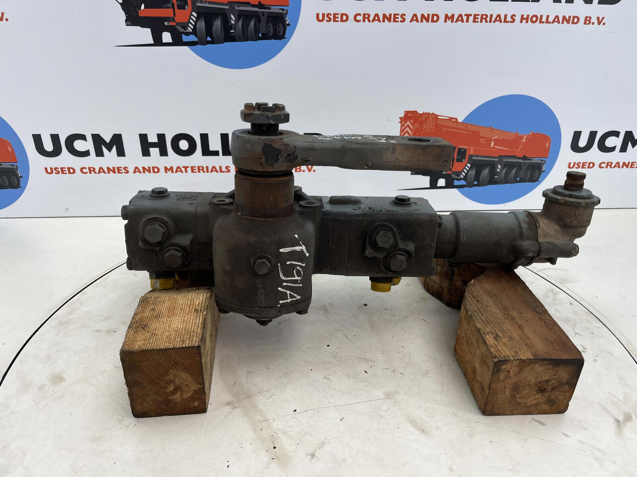 Liebherr LTM 1050-1 steering box - Boîtier de direction pour Grue mobile: photos 3 Liebherr LTM 1050-1 steering box - Boîtier de direction pour Grue mobile: photos 3