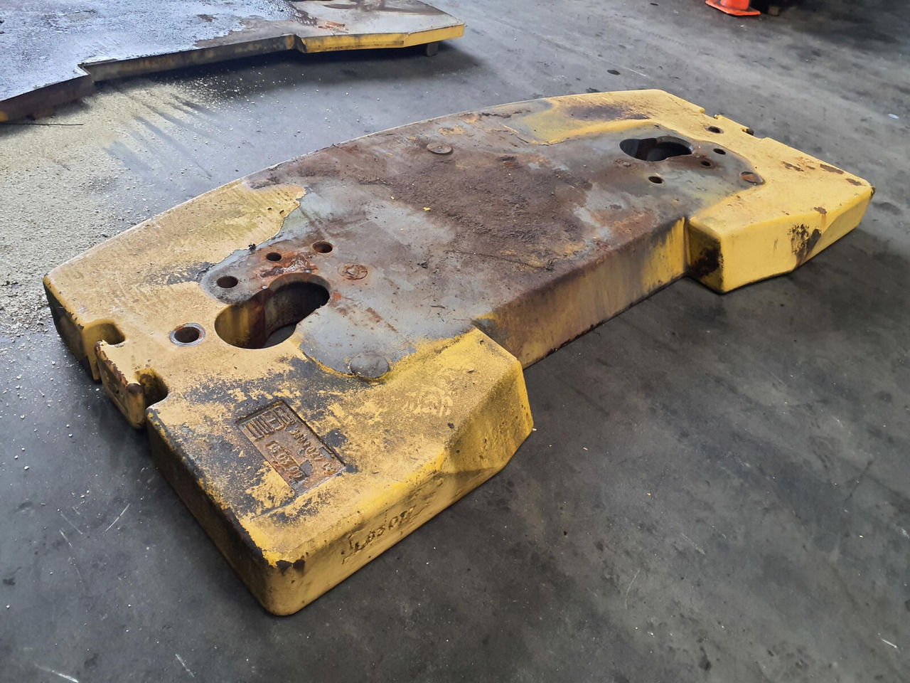 Liebherr LTM 1060-2 counterweight 3.2T - Contrepoids pour Grue mobile: photos 4 Liebherr LTM 1060-2 counterweight 3.2T - Contrepoids pour Grue mobile: photos 4