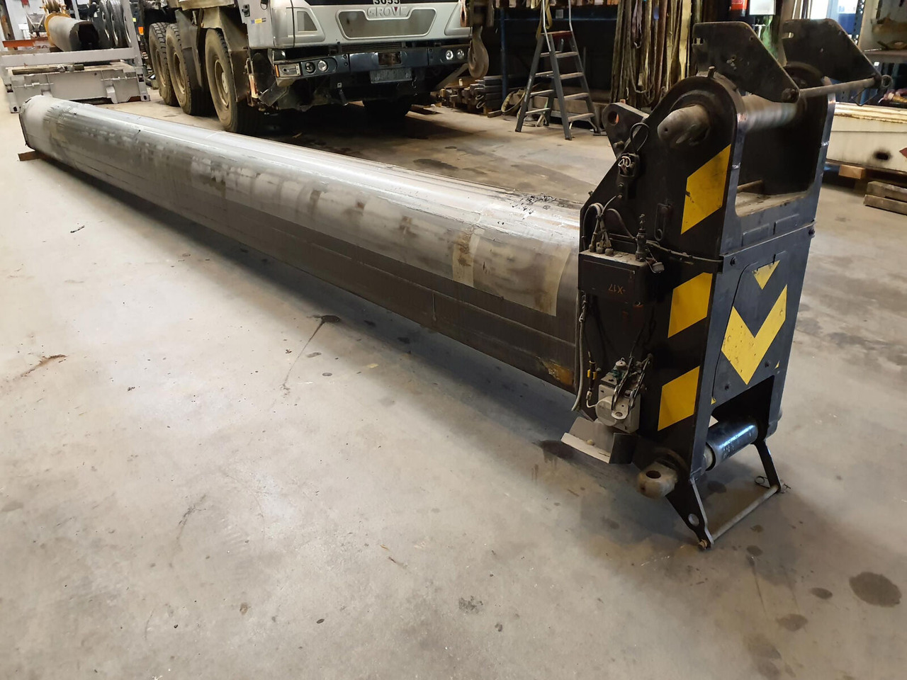 Liebherr LTM 1080-1 telescopic section 5 - Flèche pour Grue mobile: photos 1 Liebherr LTM 1080-1 telescopic section 5 - Flèche pour Grue mobile: photos 1