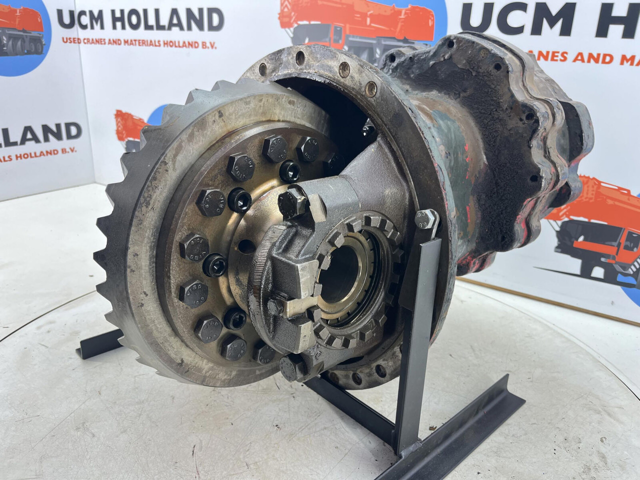 Liebherr LTM 1160 drive through differential 13x35 axle 5 - Différentiel pour Grue mobile: photos 2 Liebherr LTM 1160 drive through differential 13x35 axle 5 - Différentiel pour Grue mobile: photos 2