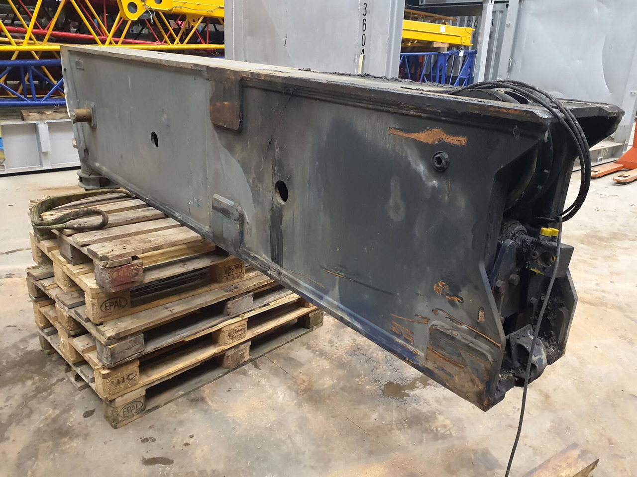 Liebherr LTM 1300 outrigger complete rear L - Suspension pour Grue mobile: photos 3 Liebherr LTM 1300 outrigger complete rear L - Suspension pour Grue mobile: photos 3