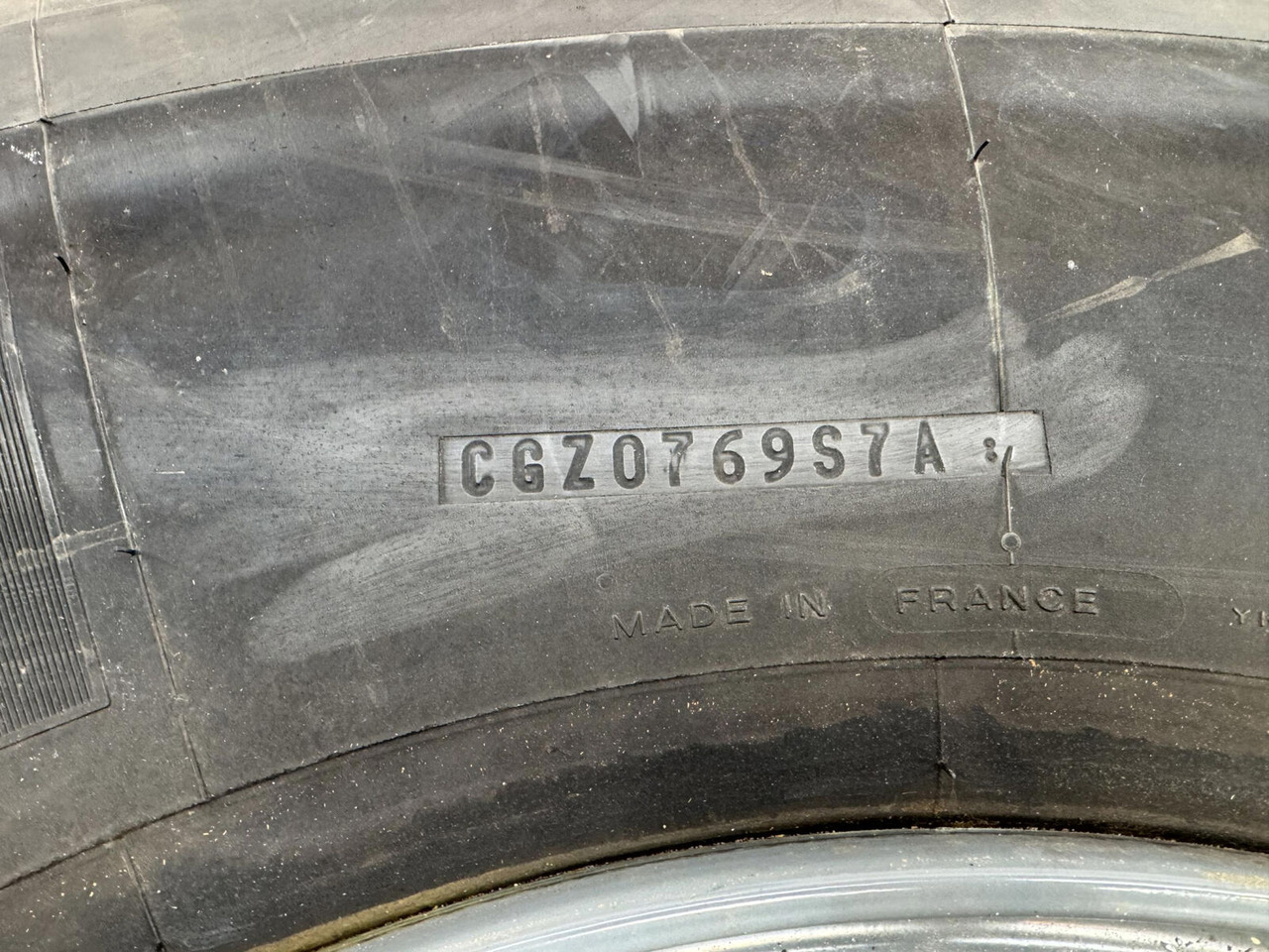 Liebherr Wheel 445/95 R25 10 12 1p - Roue complète pour Grue: photos 4 Liebherr Wheel 445/95 R25 10 12 1p - Roue complète pour Grue: photos 4