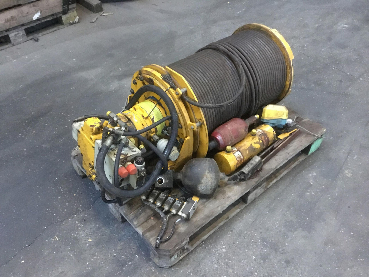 Spierings SK 477 winch - Treuil pour Grue mobile: photos 1 Spierings SK 477 winch - Treuil pour Grue mobile: photos 1