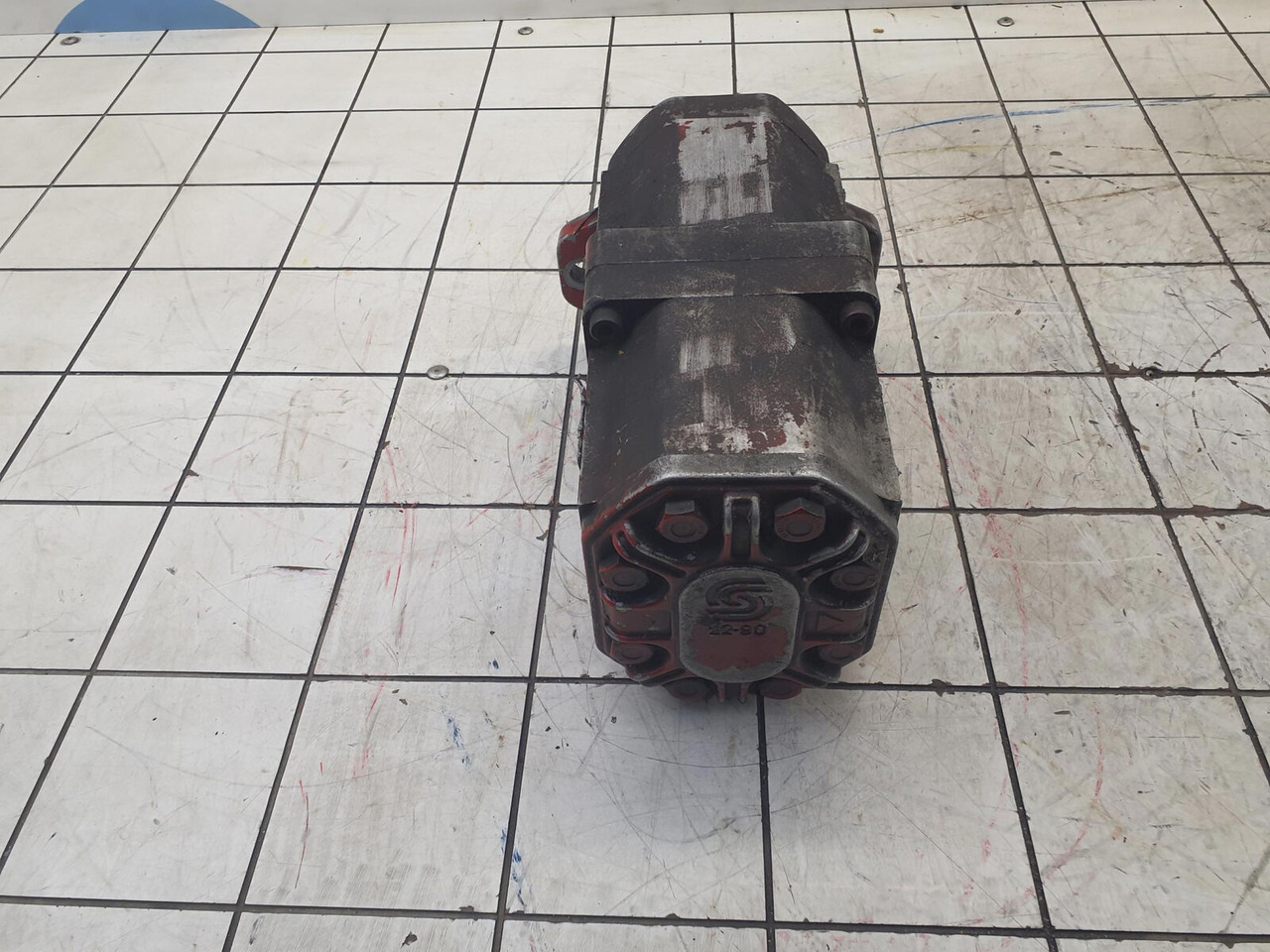 Sundstrand dual gear pump - Pompe hydraulique pour Grue mobile: photos 4 Sundstrand dual gear pump - Pompe hydraulique pour Grue mobile: photos 4