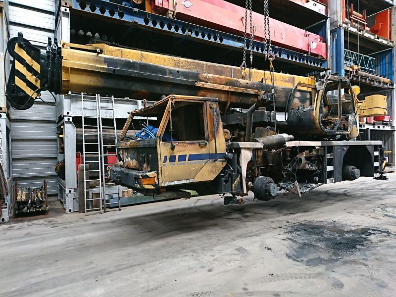 Terex 400 ATT for parts - Grue tout-terrain: photos 1 Terex 400 ATT for parts - Grue tout-terrain: photos 1