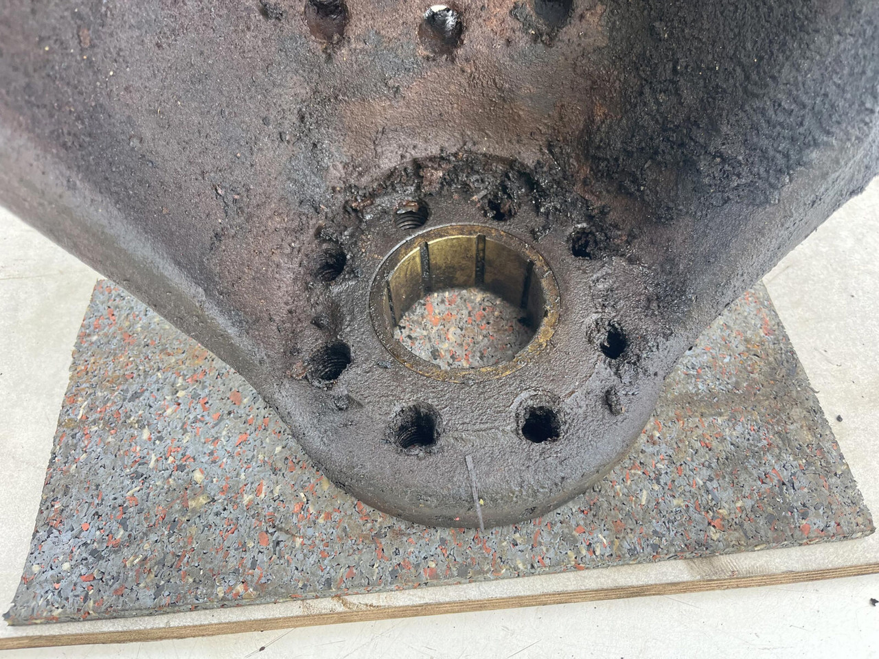 Fusée d'essieu pour Grue mobile Terex AC 155 steering knuckle 16 holes axle 3: photos 8