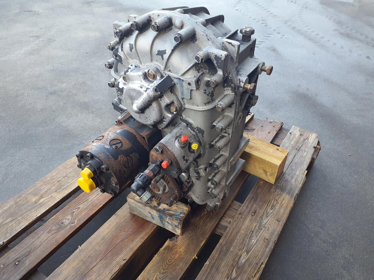 Terex AC 75 transfer case - Transmission pour Grue mobile: photos 4 Terex AC 75 transfer case - Transmission pour Grue mobile: photos 4