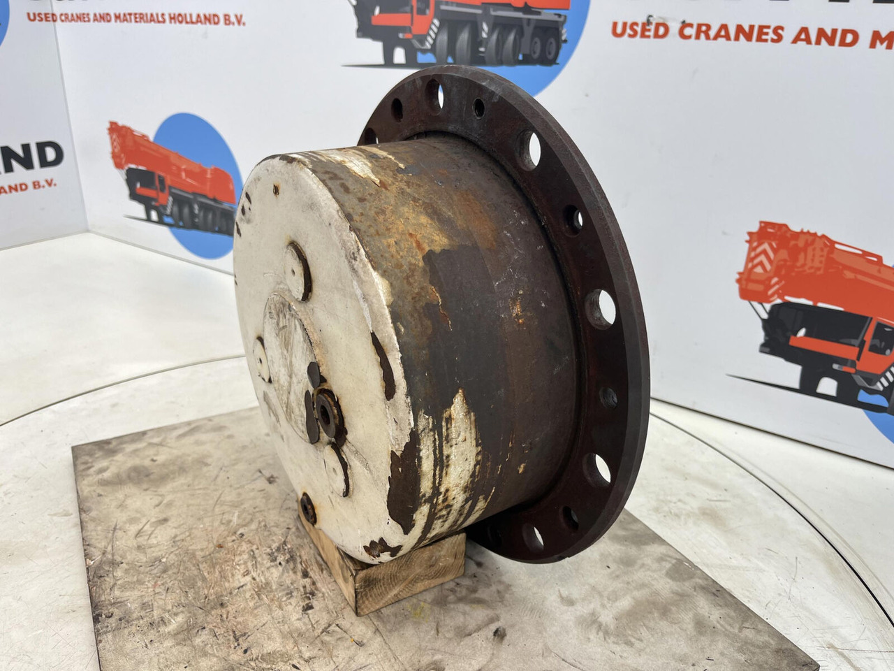 Terex/Demag AC 35 planetary gear 17-24-67-32-3pl-H135-46 - Moteur de translation pour Grue mobile: photos 2 Terex/Demag AC 35 planetary gear 17-24-67-32-3pl-H135-46 - Moteur de translation pour Grue mobile: photos 2